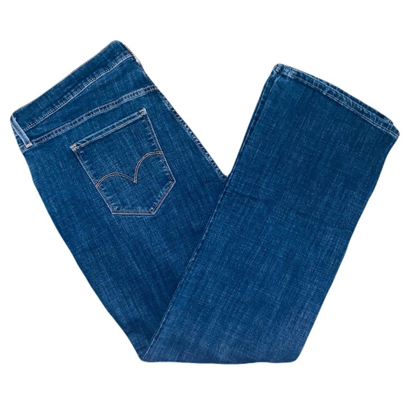 Levi’s Boot Cut - Picture 2 of 7